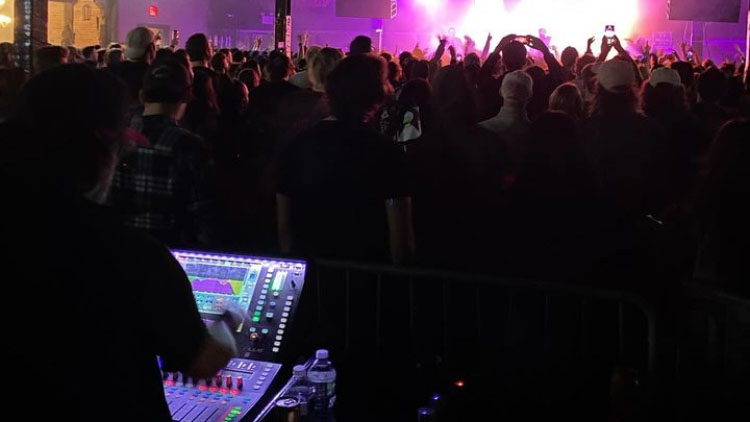 Florida-based FOH engineer Michael Urbizu recently headed to the Great White North to give Arm’s Length a hand on tour. 