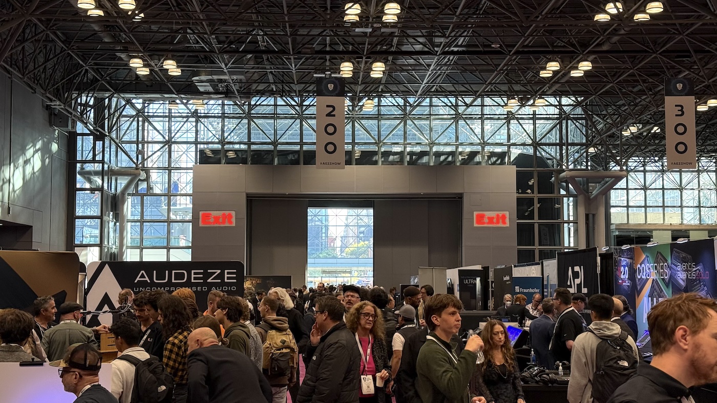 In an interesting approach, the show floor opened mid-day at 1PM after the Opening Ceremonies at Noon. Visitors streamed on to the show floor to check out the latest and greatest gear.