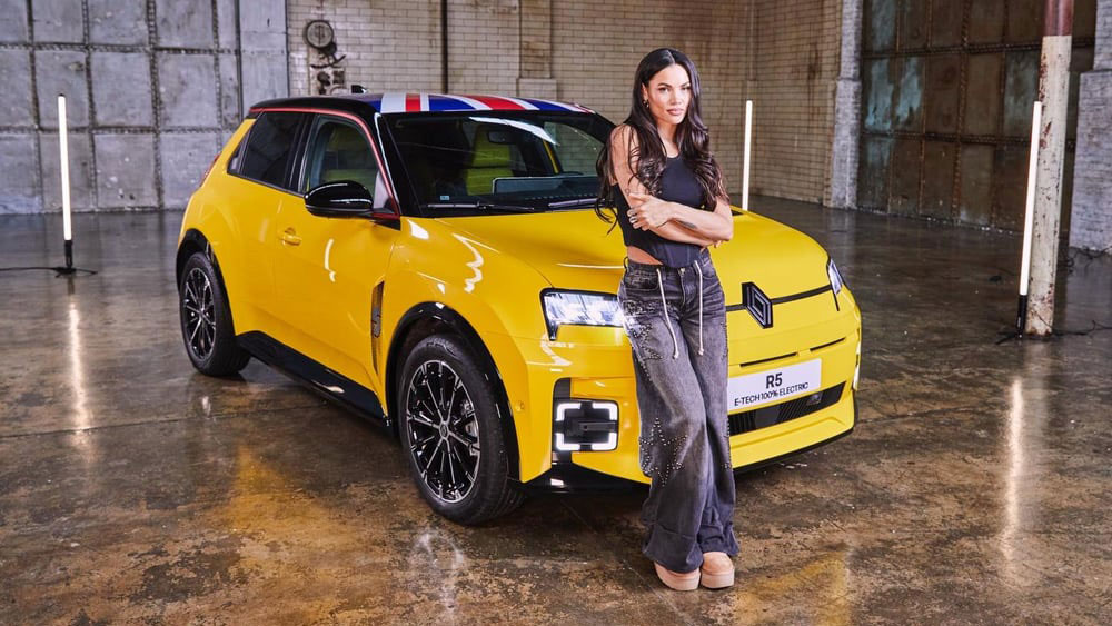 UK singer Sinéad Harnett recently recorded vocals inside a Renault 5 E-Tech compact electric car. Photo: Renault.